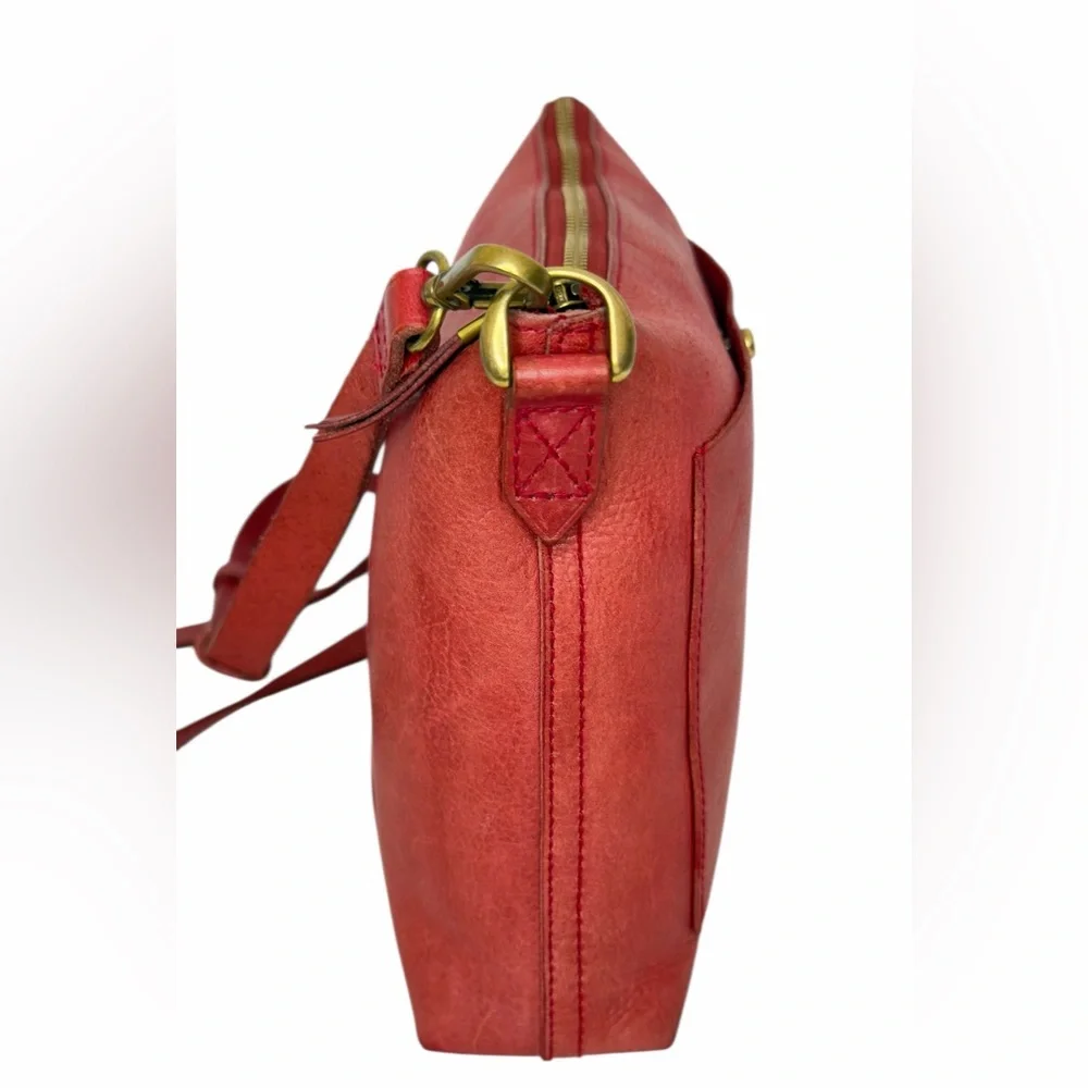 Madewell The Transport Crossbody Strap in Red Leather Front Pocket Bag